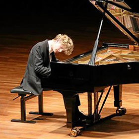 Jan Lisiecki plays Beethoven, Mendelssohn, Chopin