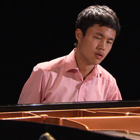 Hyeonjun Jo plays Messiaen