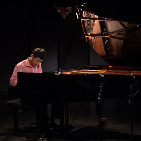 Hyeonjun Jo plays Messiaen