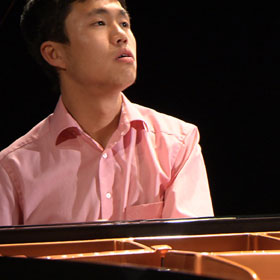 Hyeonjun Jo plays Messiaen
