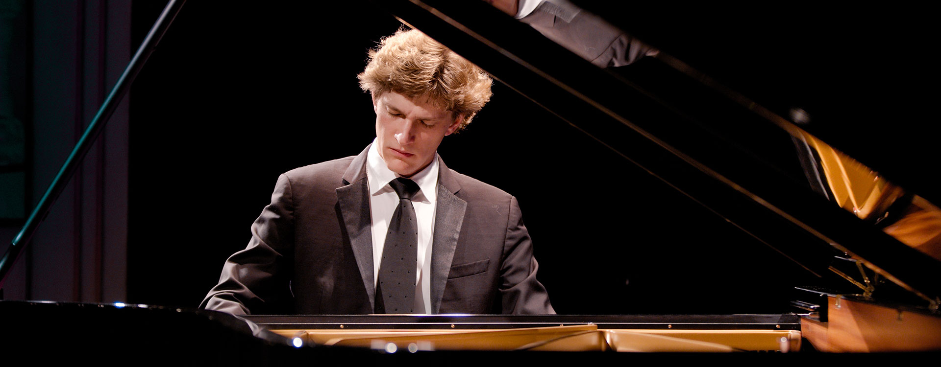 Jan Lisiecki plays Chopin: Etudes & Nocturnes