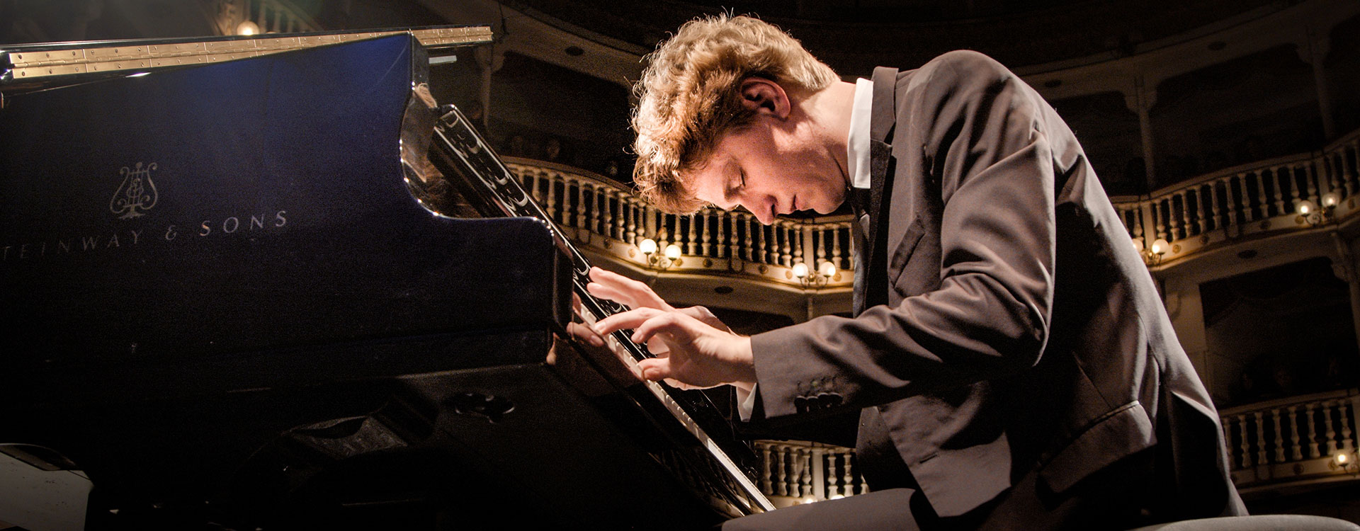 Jan Lisiecki plays Chopin: Etudes & Nocturnes