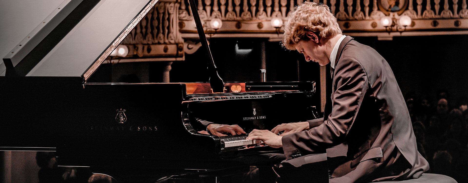 Jan Lisiecki plays Chopin: Etudes & Nocturnes