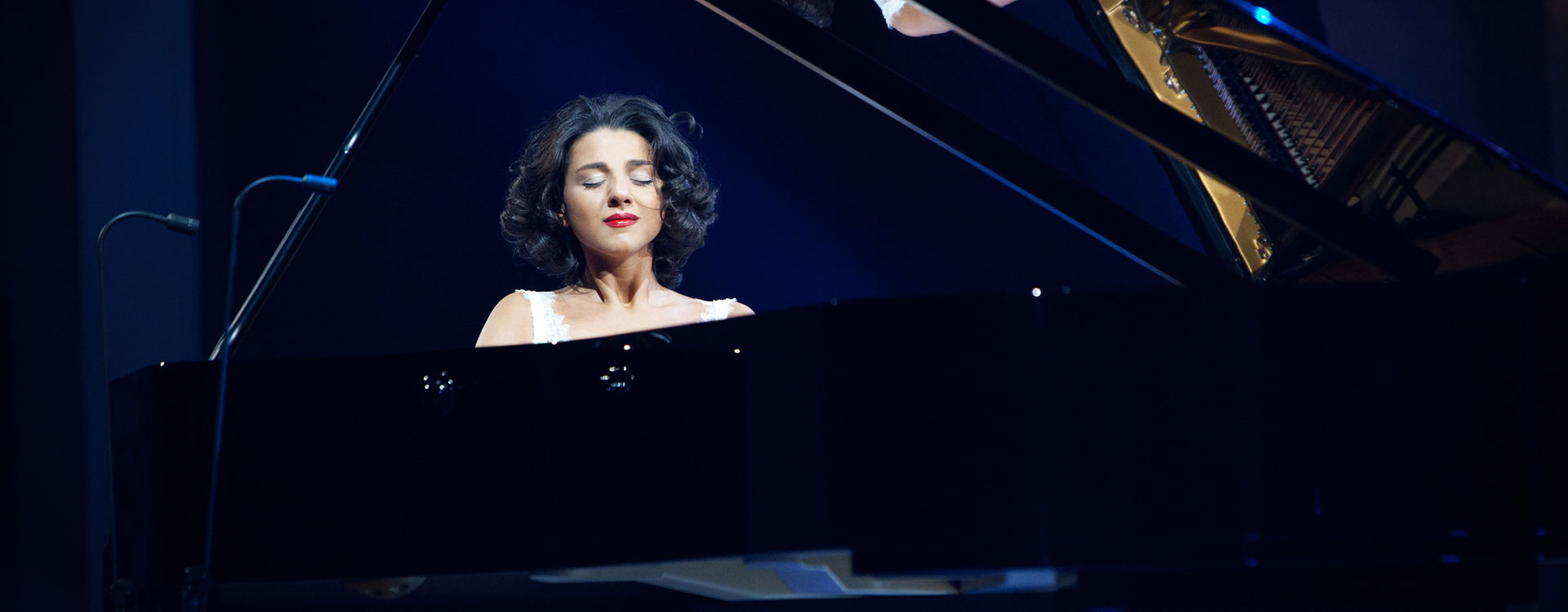 Khatia Buniatishvili in Kiev, Mussorgsky - Pictures at an Exhibition
