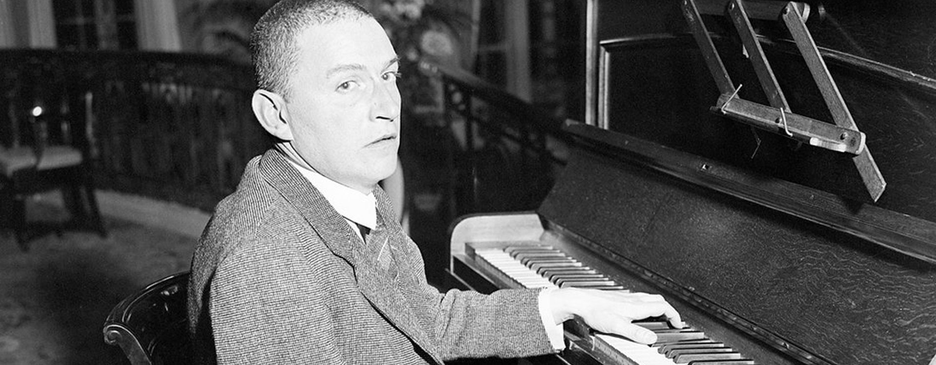 All in One Hand. The Pianist Paul Wittgenstein