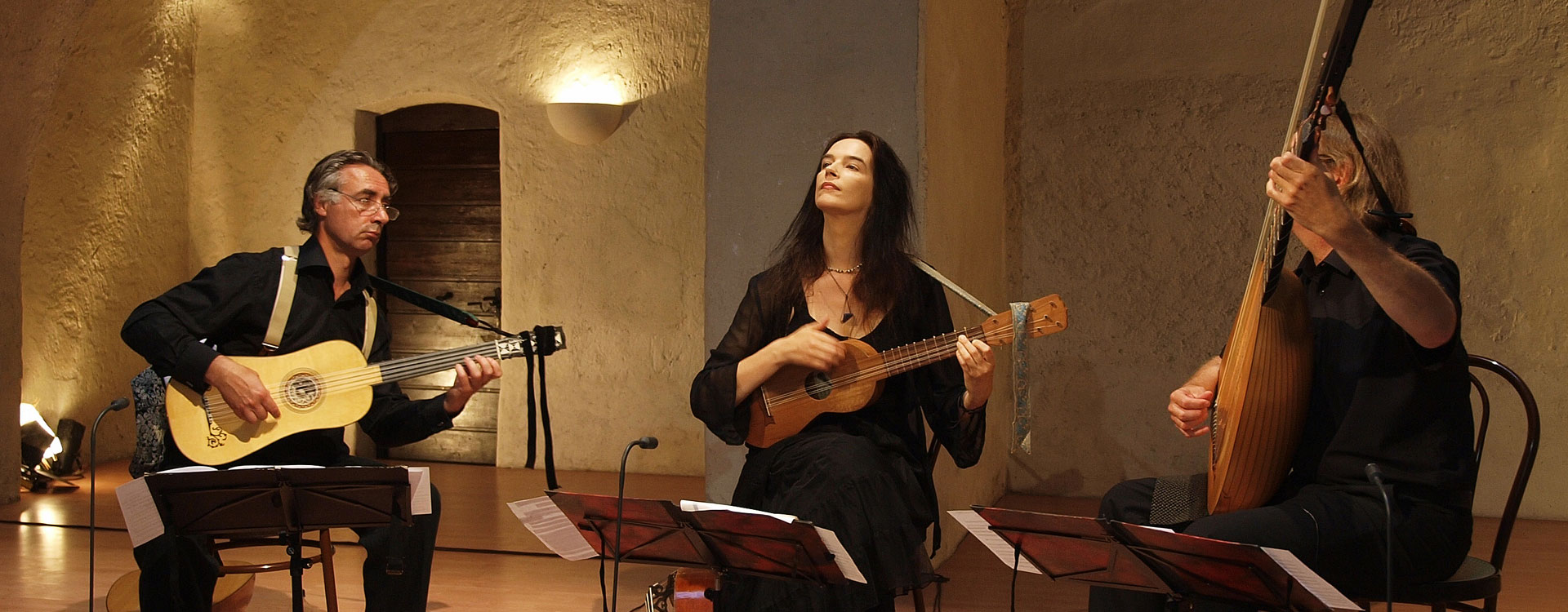 Hille Perl - Queen of Strings