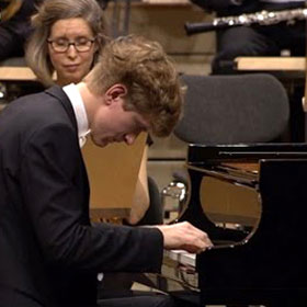 Alondra de la Parra conducts Stravinsky, Mozart & Beethoven