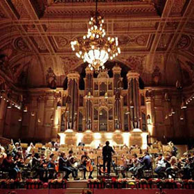 Alondra de la Parra conducts Stravinsky, Mozart & Beethoven