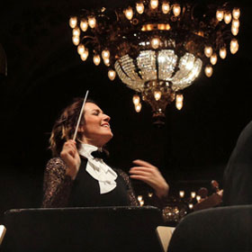 Alondra de la Parra conducts Stravinsky, Mozart & Beethoven