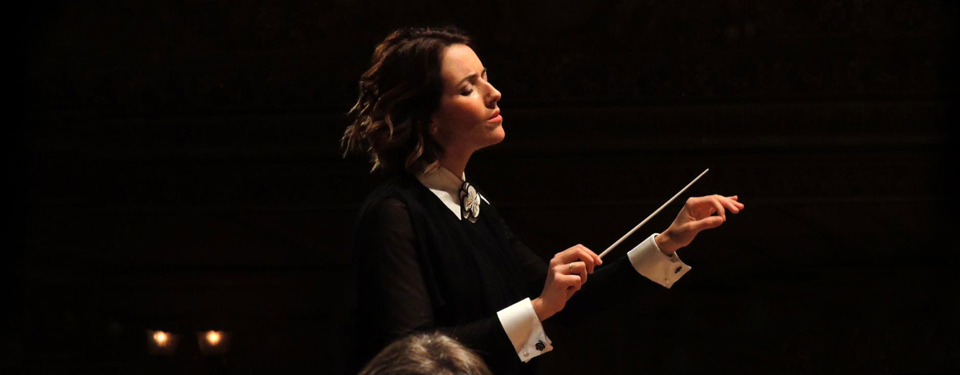 Alondra de la Parra conducts Stravinsky, Mozart & Beethoven