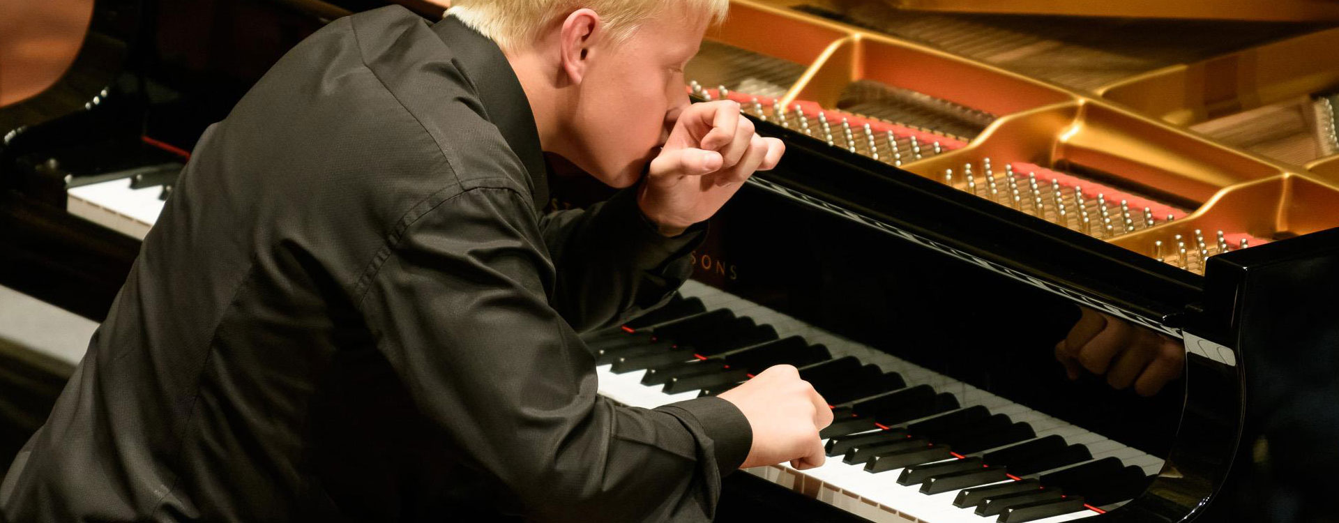Kristjan Järvi conducts Pärt, Rachmaninov & Stravinsky
