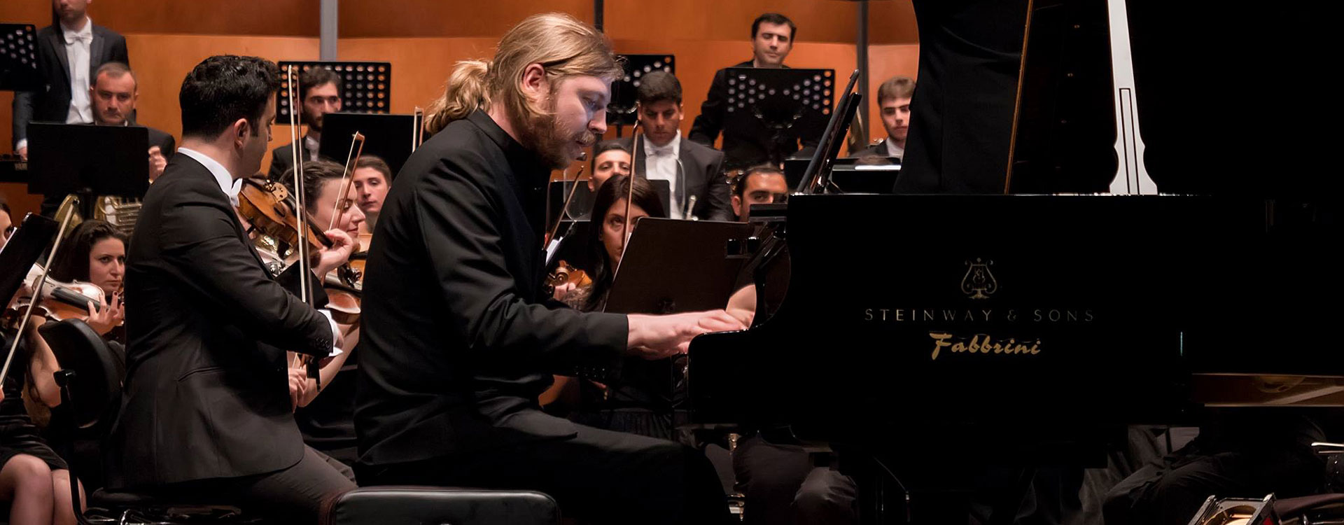 Sergey Smbatyan Conducts Shor and Khachaturian